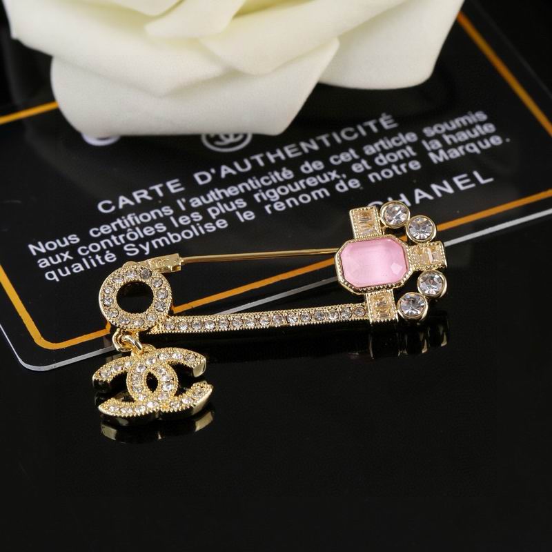 Chanel Brooch 03yxs109